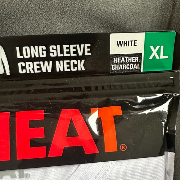 32 Degrees Men’s Long Sleeve Crew Neck 2-Pack - White & Heather Charcoal - Picture 4 of 7